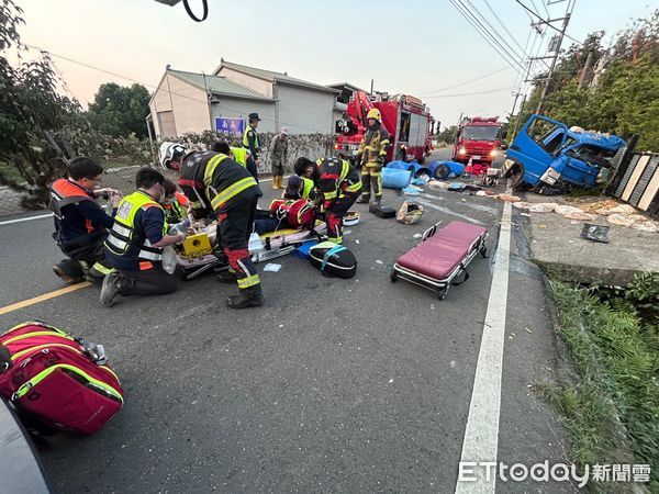 ▲▼             雲林古坑餿水車撞進咖啡莊園。（圖／記者蔡佩旻攝）