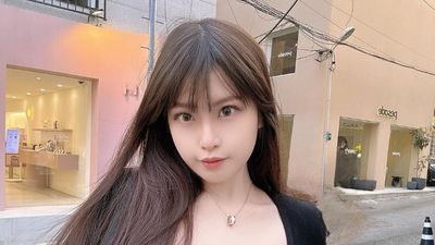 台網紅Yumi.K「上衣釦子全解開」! 南韓當街掉出超兇長輩
