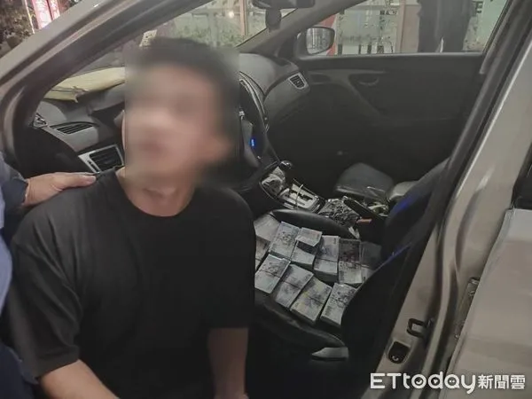 ▲台南市永康分局打擊車手不遺餘力，永康及鹽行派出所再接再厲，於1日分別再查獲2名詐欺車手到案，其中一組正在面交，另一組車手未成年，成功守護民眾財產。（圖／記者林東良翻攝，下同）