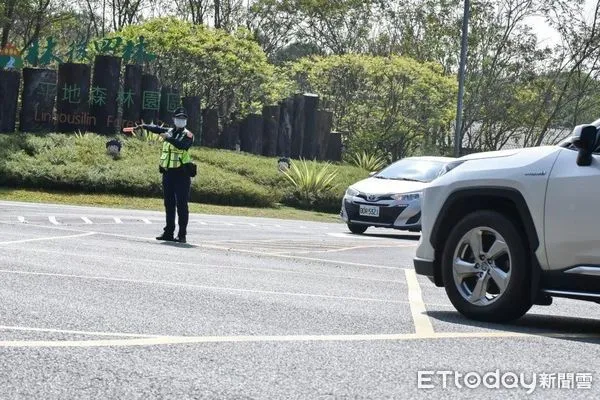 ▲春節期間，潮州警方提供台一線替代道路            。（圖／記者陳崑福翻攝）