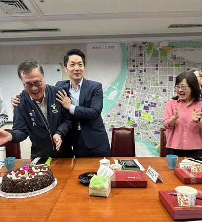 ▲▼台北市長蔣萬安與副市長林奕華替副市長李四川慶生。（圖／翻攝自Facebook／林奕華）