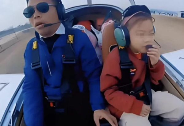▲王先生帶著7歲女兒駕駛小飛機返鄉過年。（圖／翻攝極目新聞）