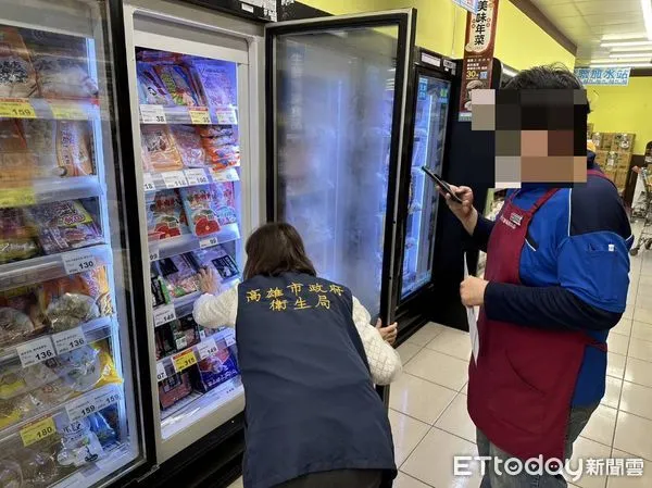 ▲▼衛生局至全聯稽查。（圖／記者許宥孺翻攝）