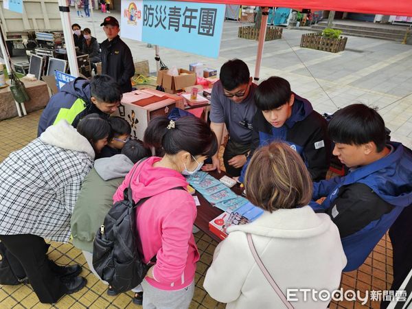 ▲▼ 新北消防園遊會淡水熱鬧登場，大小朋友超開心            。（圖／記者戴上容翻攝）