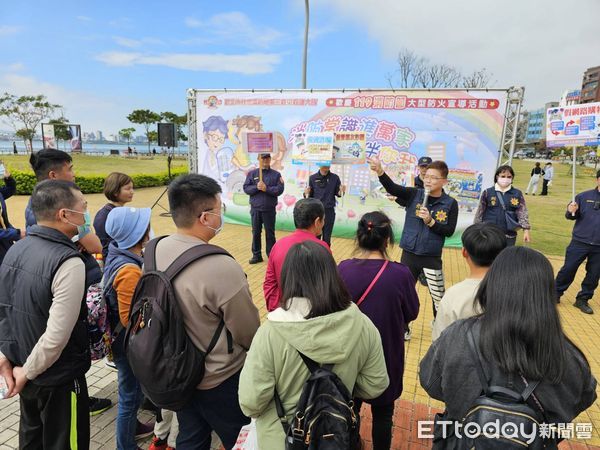 ▲▼ 新北消防園遊會淡水熱鬧登場，大小朋友超開心            。（圖／記者戴上容翻攝）