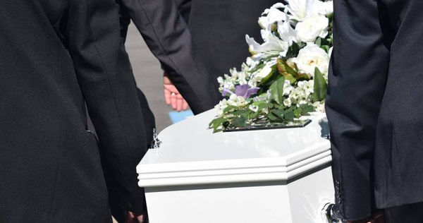 殯葬業常遇到特殊現象。（示意圖／Pixabay）