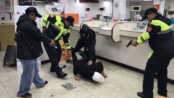 ▲▼金融機構防搶演練。（圖／內政部提供）