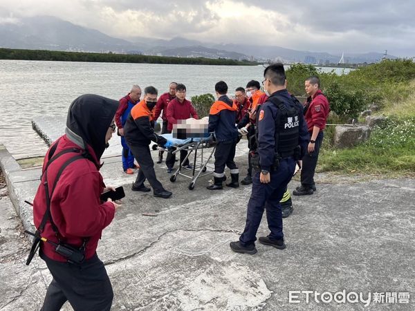 ▲▼  社子島島頭公園受困沙洲           。（圖／記者黃彥傑翻攝）