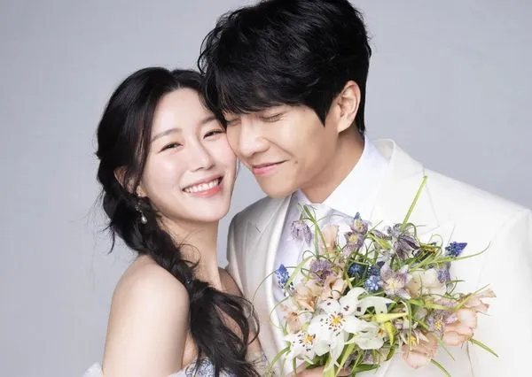 ▲李昇基和李多寅升格當爸媽。（圖／翻攝自9Ato娛樂Instagram）