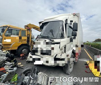 國1彰化7車撞一團…2人遭夾死！惡男「無照找弟頂罪」落跑下場曝