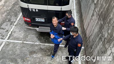 「陳老師」殺人逃24年！換掉法院指定律師　親友團旁聽竟拍照