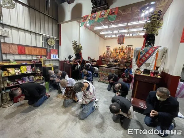 ▲2月6日晚是興尊宮在今年年底前的最後一壇公事日謝壇繳旨。（圖／謝奇峰提供，下同）