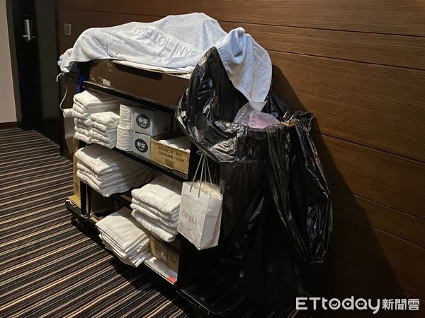 直接拿「推車上備品」退房遭攔 他超不解！底下一排傻眼