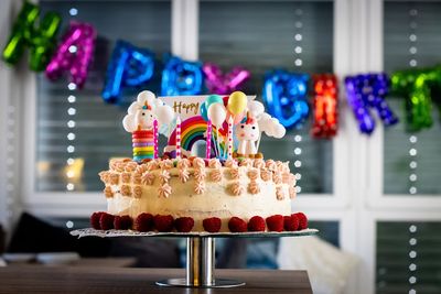 孩子生日派對變成壓力！她勸戒「有蛋糕、氣球就好」：還小根本不記得多豪華
