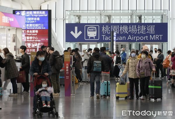 ▲▼桃園機場農曆新年出國人潮。（圖／記者謝盛帆攝）