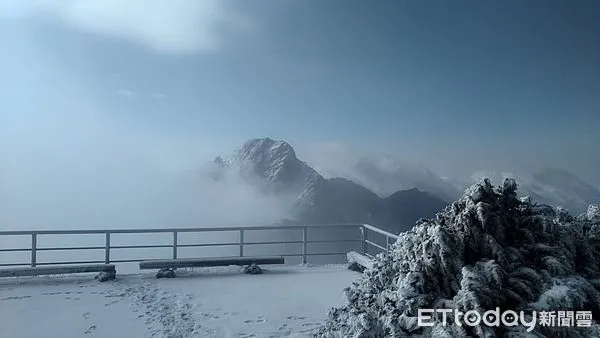 ▲▼玉山大年初一雪景宛如仙境。（圖／氣象署）