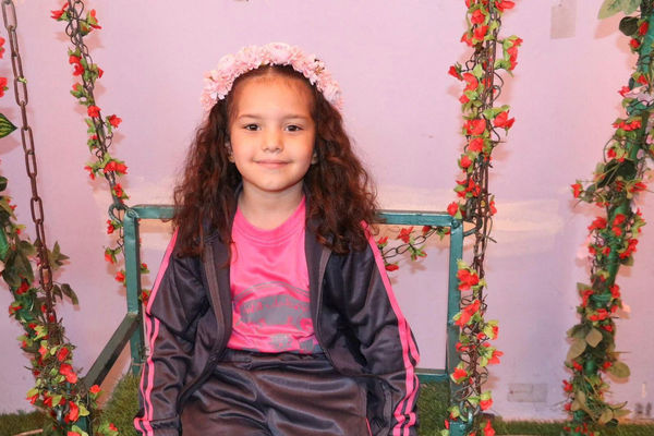 ▲▼巴勒斯坦6歲女孩海因德（Hind Rajab）被發現陳屍在一輛受損汽車內，身旁還有5名親人及2名救援人員的遺體。（圖／路透）