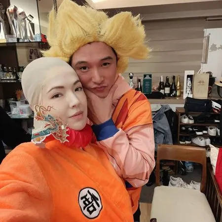 ▲▼許瑋甯春節趴大玩扮裝，與老公邱澤COS《七龍珠》。（圖／翻攝自IG）