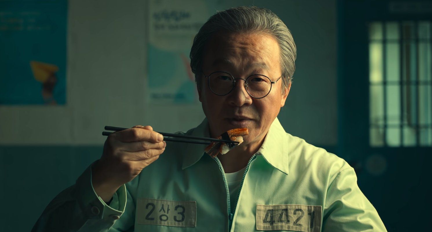 ▲▼Netflix韓劇《殺人者的難堪》中，邢會長在獄中吃壽司的畫面，被認為是暗諷共同民主黨黨魁李在明。（圖／翻攝自Netflix）