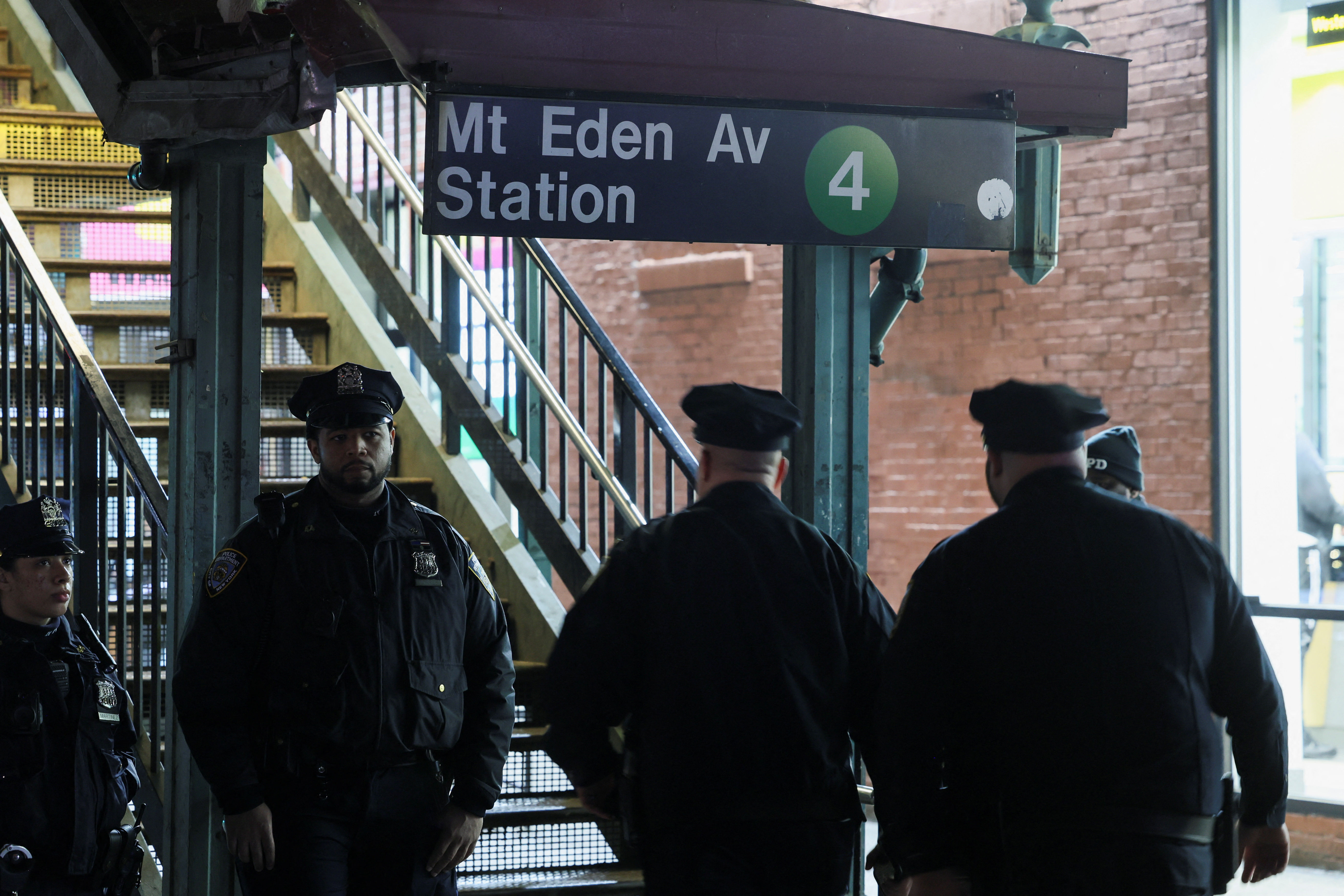 ▲▼ 美國紐約布朗克斯區（Bronx）伊甸山（Mount Eden）地鐵站發生槍擊。（圖／路透）