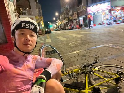八點檔男星初三騎車突顫抖倒地!何豪傑謝路人相救:最美麗的風景