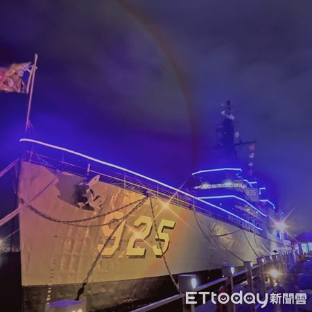 ▲「艦證奇蹟－鋼鐵機器人」創作特展2020年首次在台南市文化局委外景點「定情碼頭德陽艦園區」展出，成功吸引民眾朝聖參觀。（圖／記者林東良翻攝，下同） 