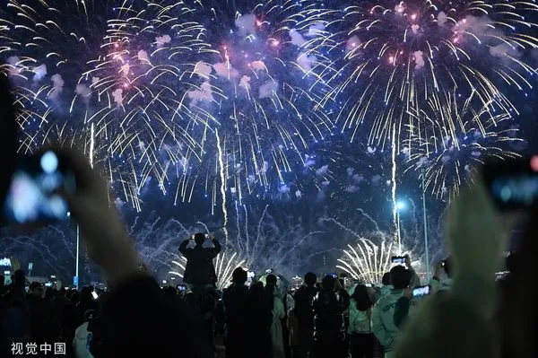 ▲▼廣東汕頭新春煙火。（圖／CFP）