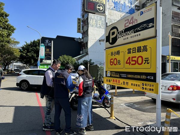 ▲抓到了！中市府抓違法停車場，5家違規通通在「1熱鬧商圈」。（圖／交通局提供）