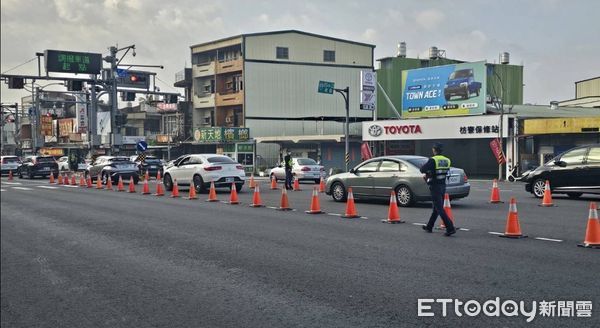 ▲枋寮警分局員警疏導交通            。（圖／記者陳崑福翻攝）