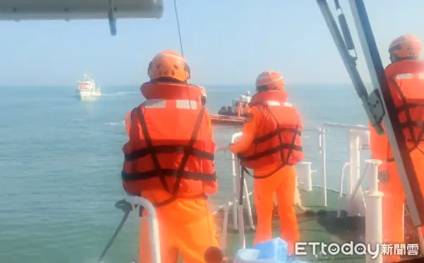 ▲▼陸籍快艇翻覆，2漁民溺斃。（圖／記者林名揚翻攝）