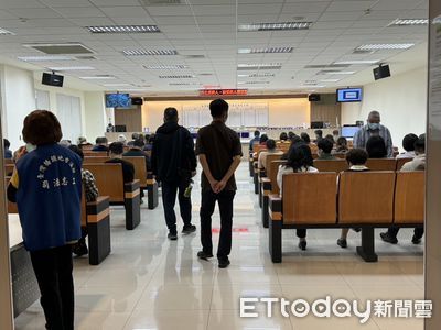 44人搶前鎮透天「溢價280%拍出」 投資客鎖定黃金法拍屋出手