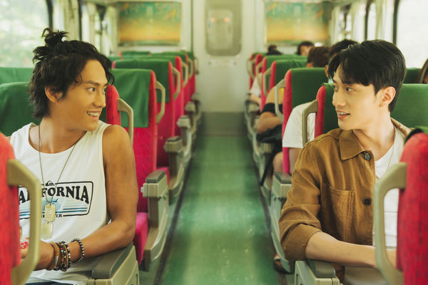 ▲范少勳(左)和劉俊謙(右)在新片《我在這裡等你》首度共演。（圖／抓馬文化提供）