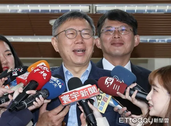 ▲▼柯文哲 黃國昌 出席民眾黨團晨會。（圖／記者屠惠剛攝）