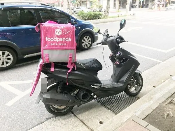 ▲桃園市林姓男子前年6月間開車險與外送機車碰撞，竟當街辱罵黃姓外送員「你們外送員都去死一死」。（示意圖／取自免費圖庫WUNDERSTOCK）