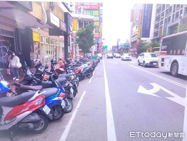 ▲▼ 桃園撞車            。（圖／記者沈繼昌翻攝）