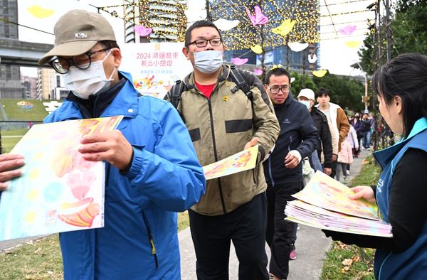 ▲鴻運龍來新北小提燈。（圖／新北市民政局提供）