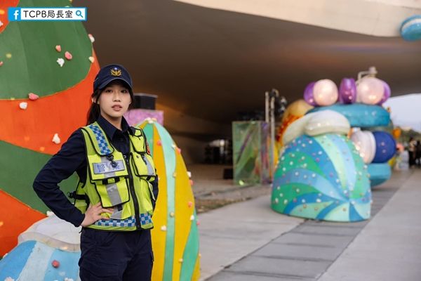 ▲▼台北台中警花。（圖／翻攝臉書／台北波麗士、TCPB局長室）