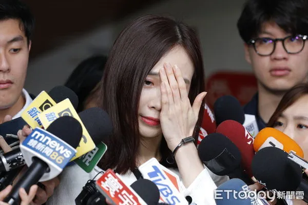 ▲▼民眾黨發言人楊寶楨閃電請辭黨發言人一職，19日下午召開臨時記者會對外說明請辭原委，並強調並無外界所說與黨團主任陳智菡內鬥一事。（圖／記者湯興漢攝）