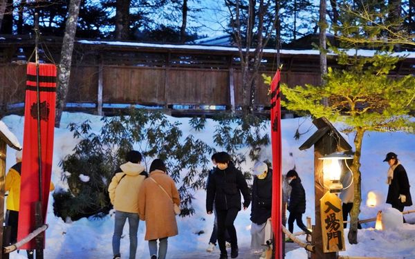 ▲▼湯西川溫泉雪屋祭曾被選為「死前也要來觀賞的絕景」之一。（圖／部落客Mika出走美食日誌授權提供，下同，勿擅自翻攝）