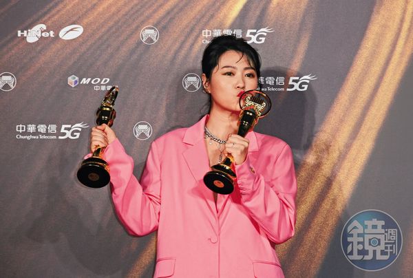 曹雅雯在張三助陣下，獲得第32屆金曲獎最佳台語女歌手。