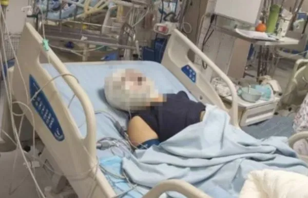 ▲河南鄢陵發生重大刑案，一家六口人及住家被兇嫌持噴火槍燒傷毀損。（圖／翻攝瀟湘晨報）