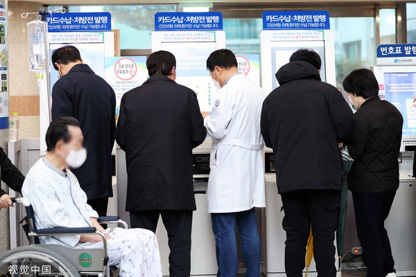 ▲▼ 南韓住院醫師集體罷工，既有人力應接不暇。（圖／CFP）