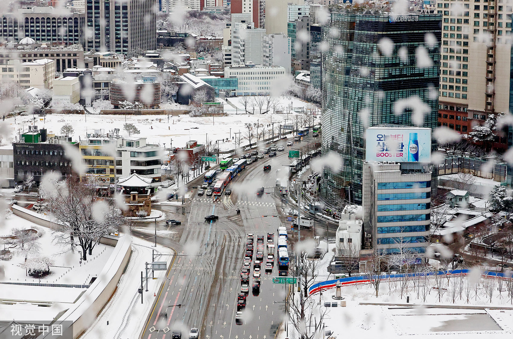 ▲▼南韓首爾連夜降下大雪，市區發布大雪特報。（圖／CFP）