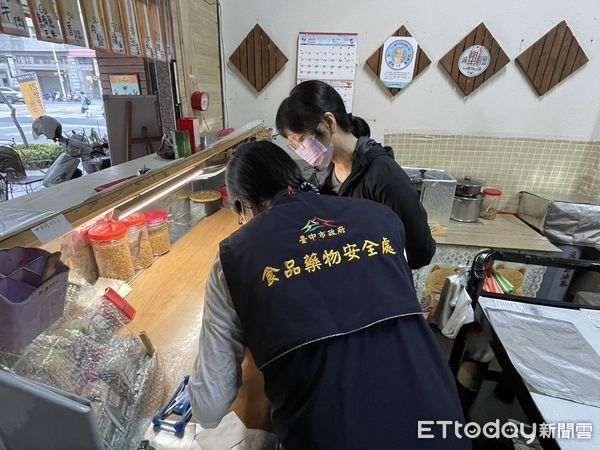 ▲司馬庫斯賞櫻團食物中毒13人上吐下瀉　1海苔飯捲業者遭勒令停業。（圖／記者游瓊華翻攝）