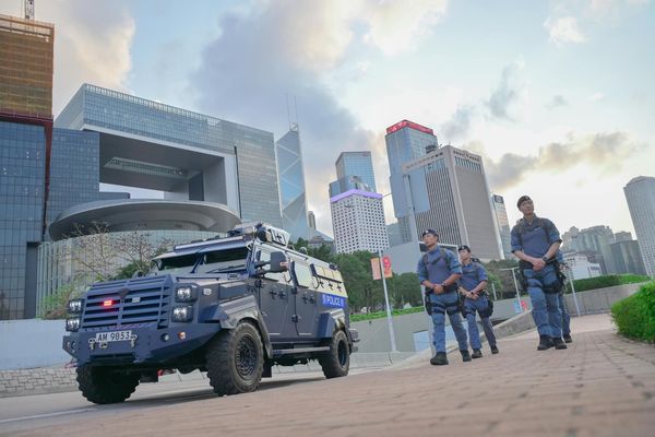 ▲香港警察反恐特警隊及劍齒虎裝甲車。（圖／翻攝香港警察臉書）
