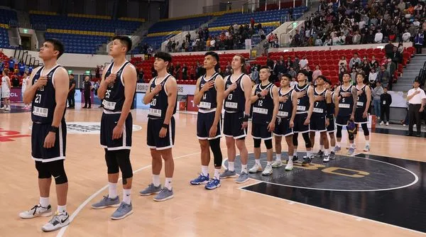 ▲教育部體育署感謝中華男籃全體隊職員，參加2025年亞洲盃資格賽，團結一心全場拚戰。             。（圖／FIBA授權使用，中華民國籃球協會提供）