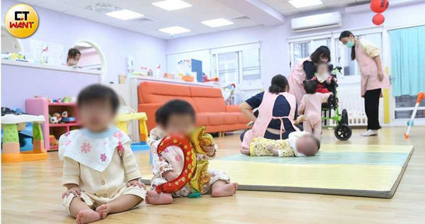 南港關愛之家總共收容54名孩童，年齡從0到6歲都有，除了非本國籍孩童外，也有因家庭功能低落而被社會局轉介而來的孩童。（圖／趙世勳攝）