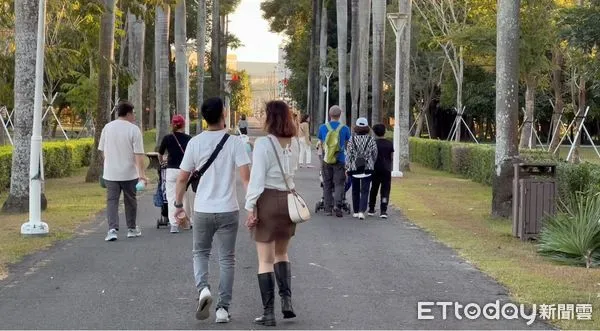 ▲台南山上花園水道博物館每天下午關園前，播放金曲歌王謝銘祐和饒舌歌手大支共同譜寫的「慢慢變台南」，在充滿台南氣口的樂音中，為遊程留下難忘的印象。（圖／記者林東良翻攝，下同）