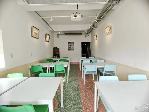 ▲▼基隆美食GONG YU cafe，正濱漁港正對面，不只是咖啡廳，參光飲品下午茶、啤酒浴、老宅麵店。（圖／紫色微笑提供）