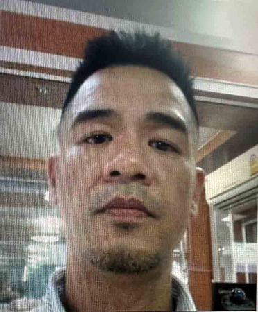 ▲泰國警方公布5名涉及台灣男子石茂強遭槍殺命案犯嫌照片、其中有4人是台灣人。圖為主嫌之一王綋騰（WANG, HUNG-TENG 42 歲）。（圖／翻攝網路）